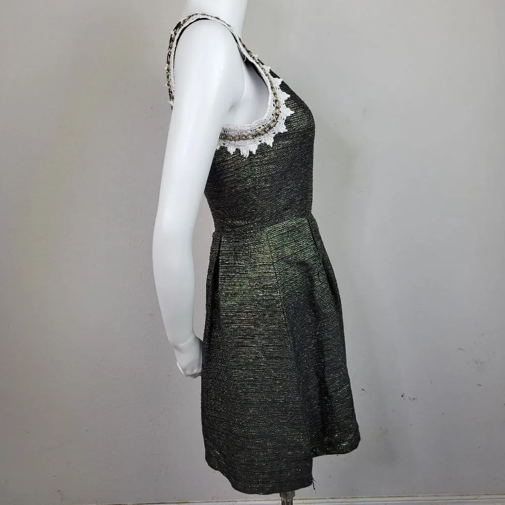 Lovposh Gold and Black Sleeveless Lined‎ A-Line Dress